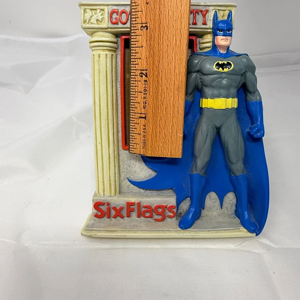 Vintage 1998‎ Batman Gotham City Six Flags 3D Sculpted Photo Frame DC Comics