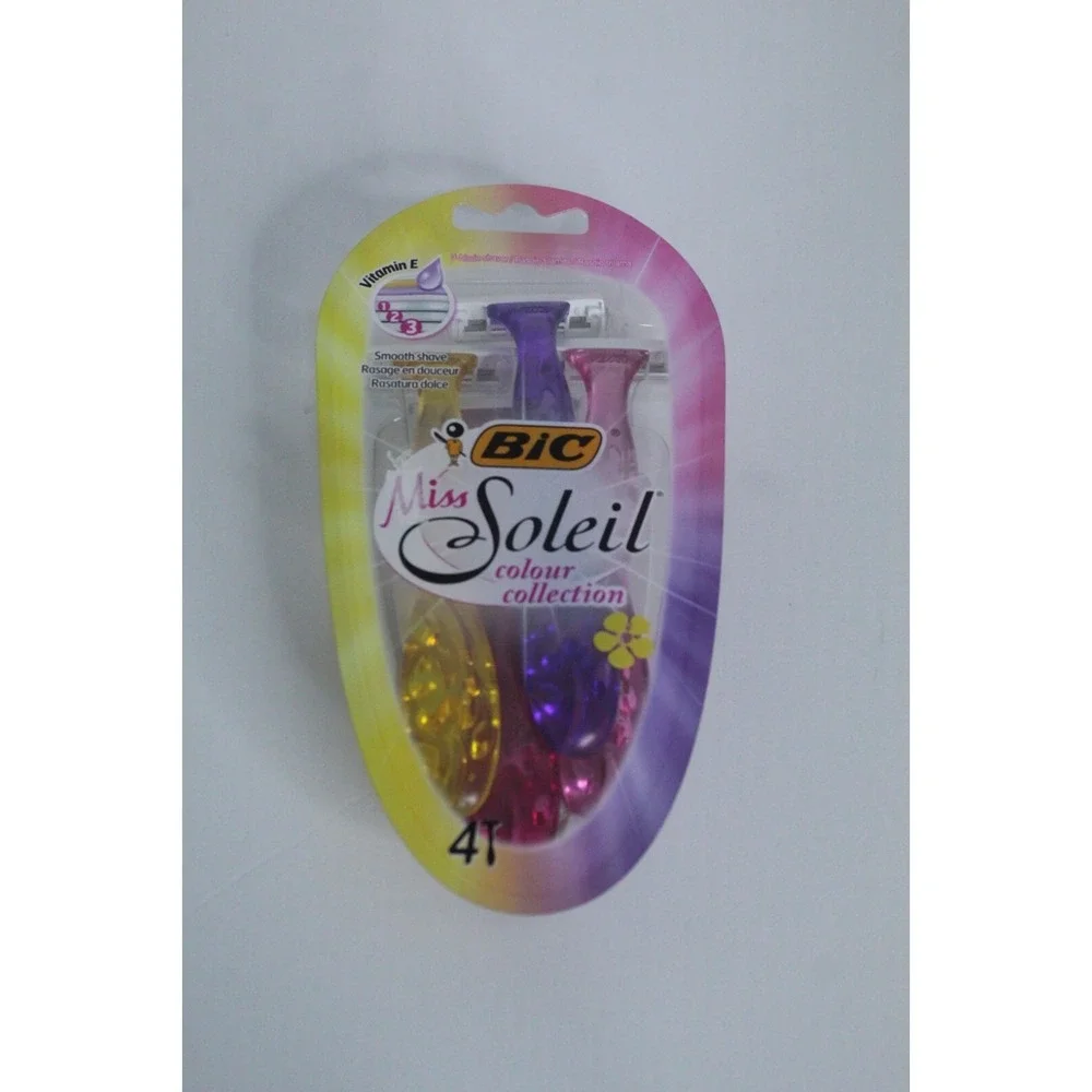 Bic Miss SOLEIL Razor-  3 Blades per Razor, 4 Razor Each‎  SEALED Unopened Item