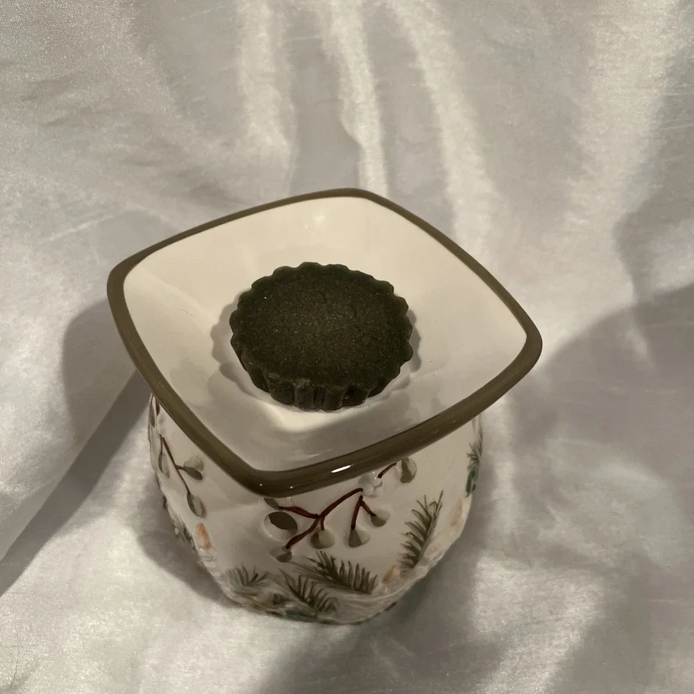Yankee Candle Mistletoe Christmas Holiday Wax Melt Tart Warmer‎ & Tart - NICE!