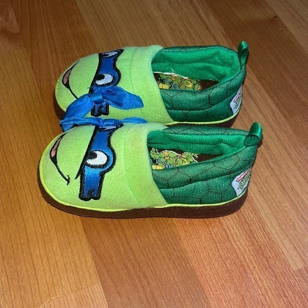 Teenage Mutant Ninja Turtle Leonardo Toddler Boys' Slipper Size small 5/6
