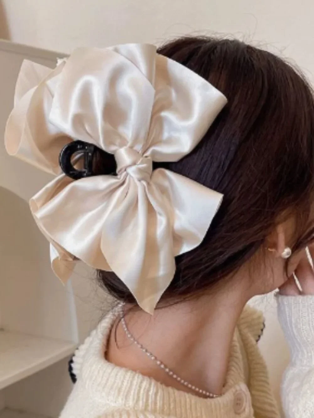 Women's hair clip