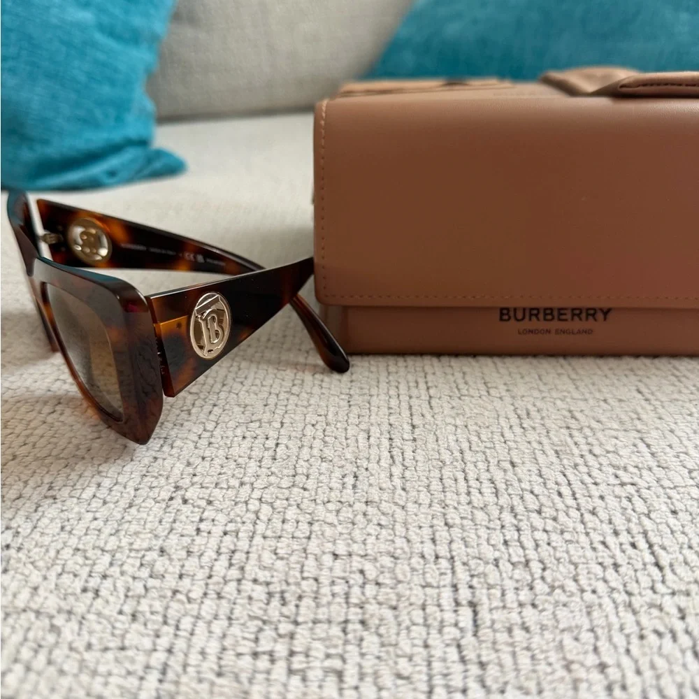 Burberry very little
