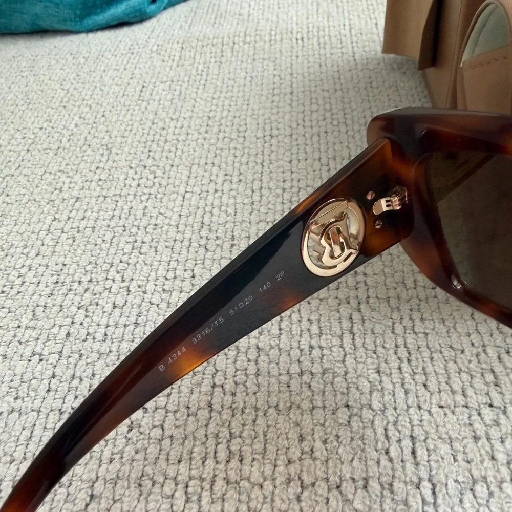 Burberry very little