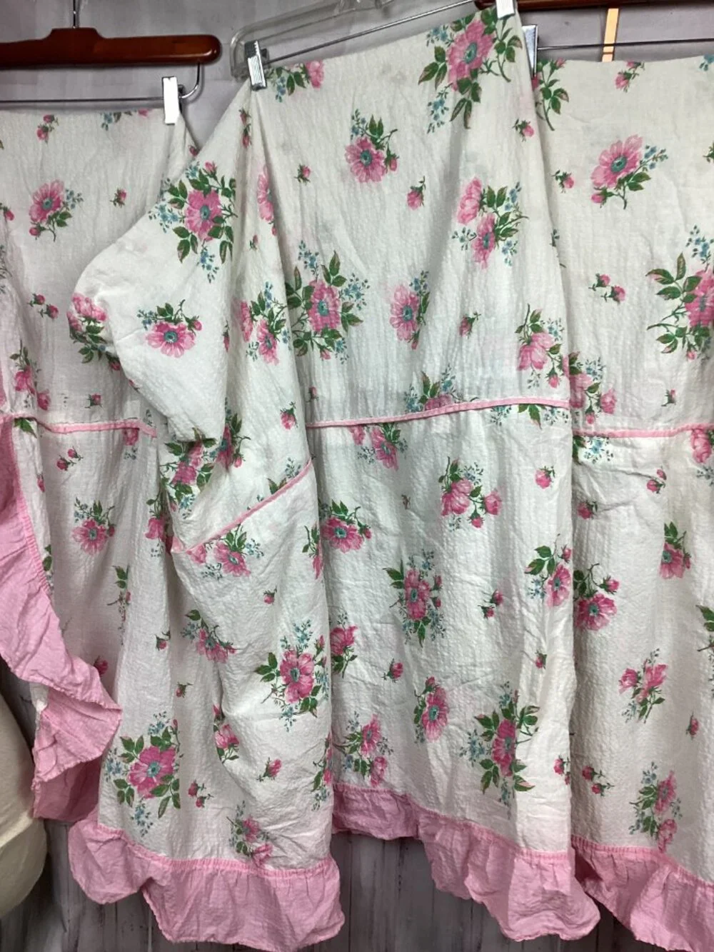 Vintage Floral Pink Ruffled Bedspread Coverlet Twin
