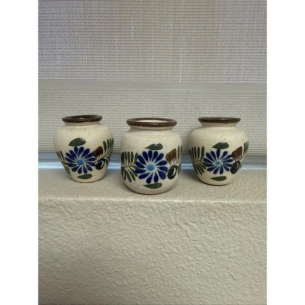 Set of 3 Vintage Tonala Mini Pottery Bud Vases Hand Painted Flowers-Mexico‎