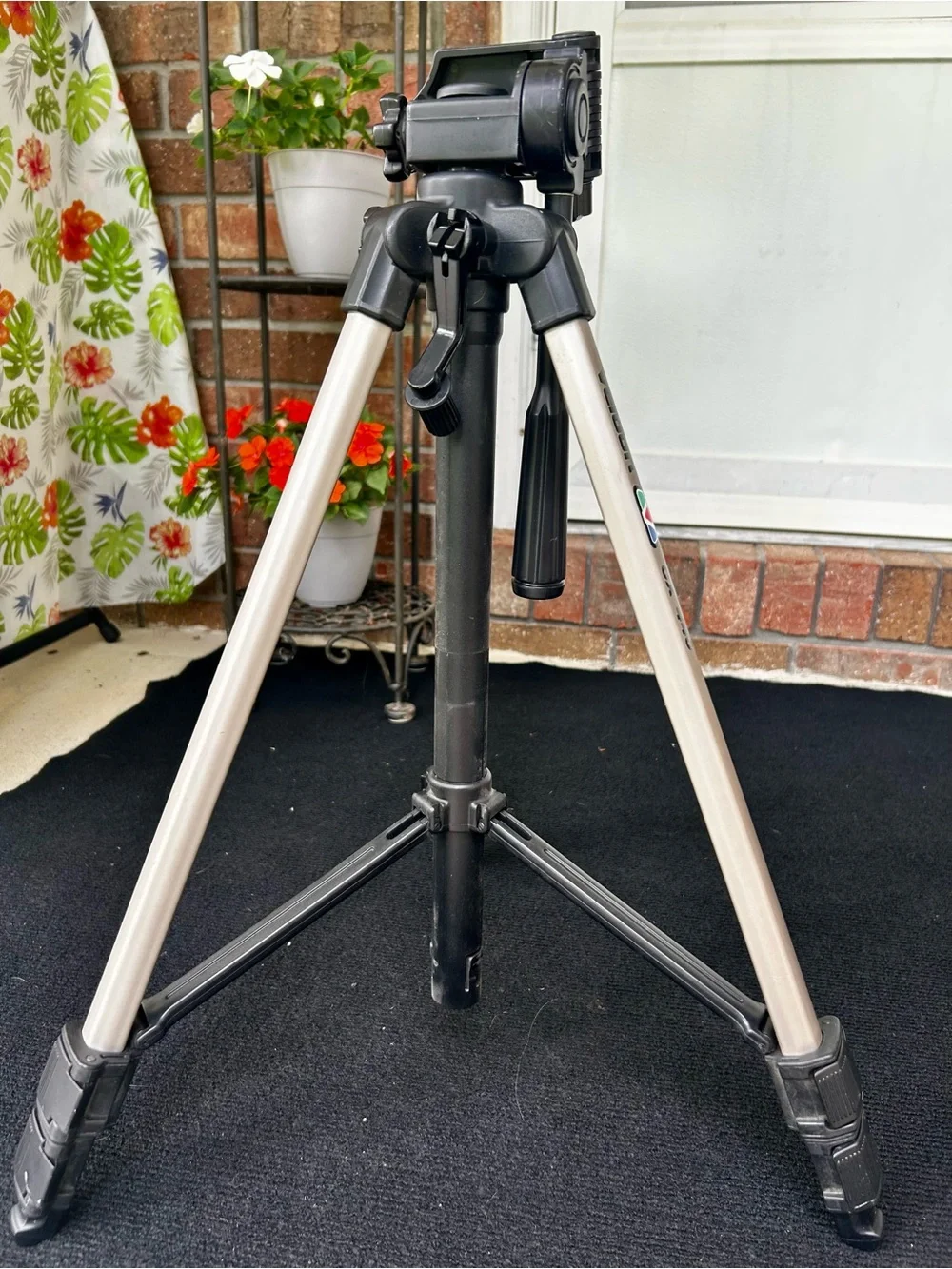 Velbon release sturdy head