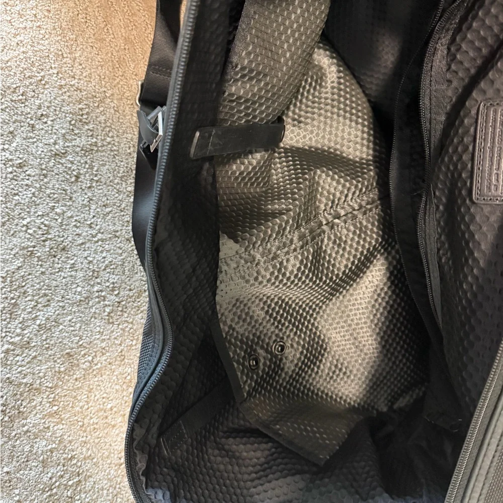 TUMI Alpha 22353DH Expandable Travel Duffel Carry-On Ballistic Nylon Black