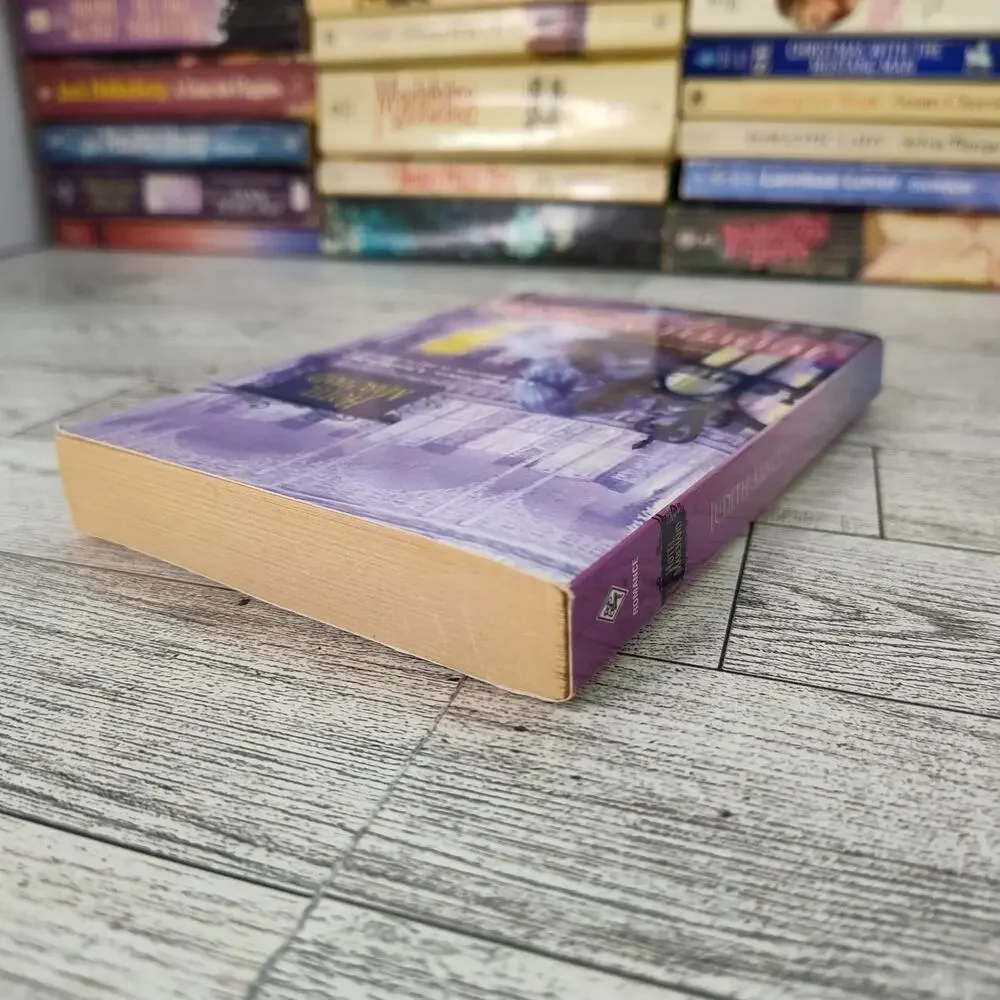 Book dark hotel