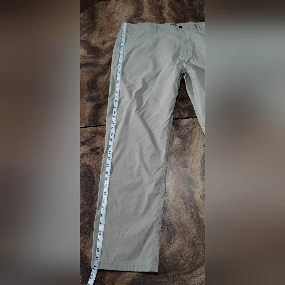 The North Face Men's Khaki Chinos  (40)