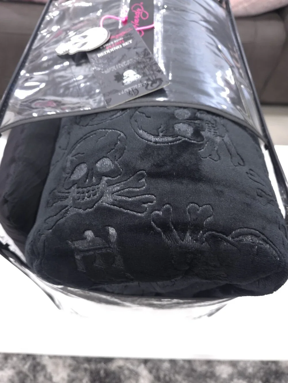 Ed Hardy comforter includes