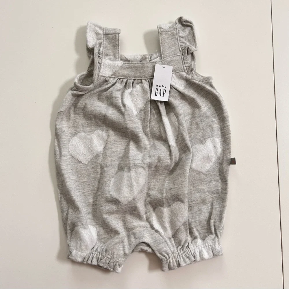 New Baby Gap Hearts Romper. 0-3 months