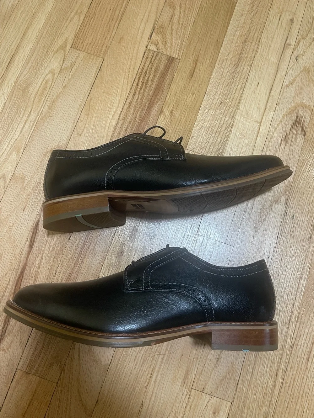 Johnston & Murphy Black Leather XC Flex Raleigh Plain Toe Shoes