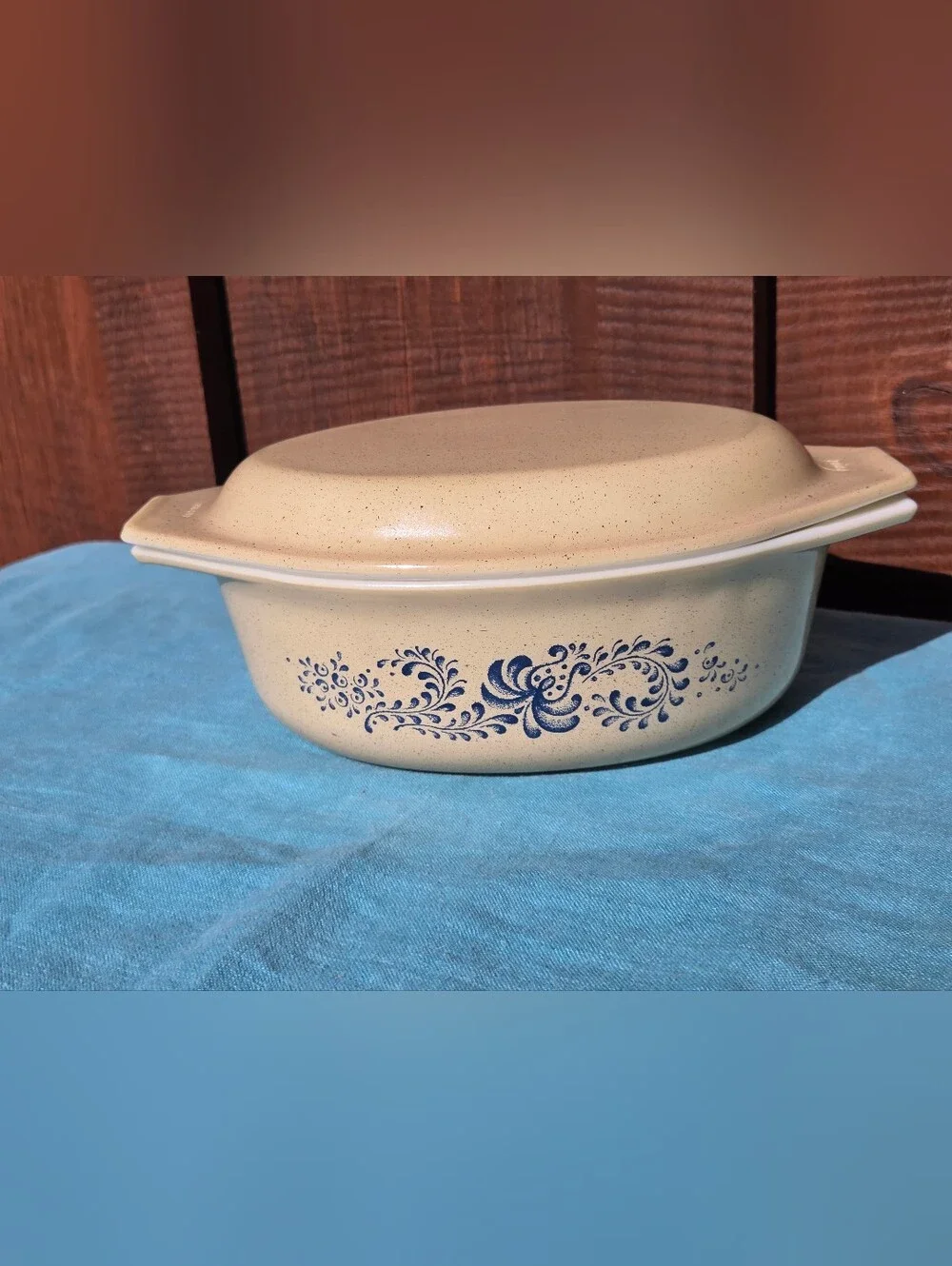 Pyrex Homestead 043 Oval Casserole With Lid