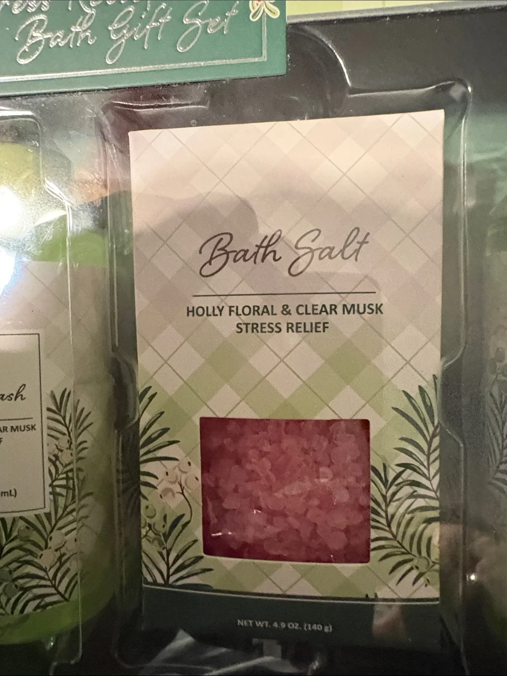 Green Floral Bath & Body Gift Set - Refreshing Scent Holly Floral and Clear Musk