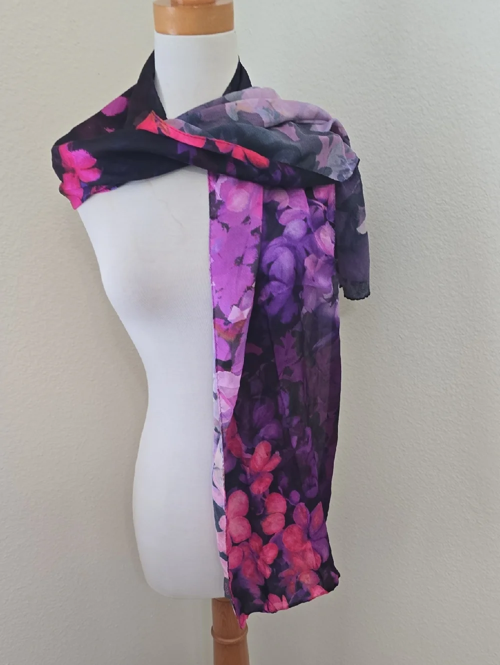 Echo Floral Violet & Pink Lightweight Women's‎ Scarf