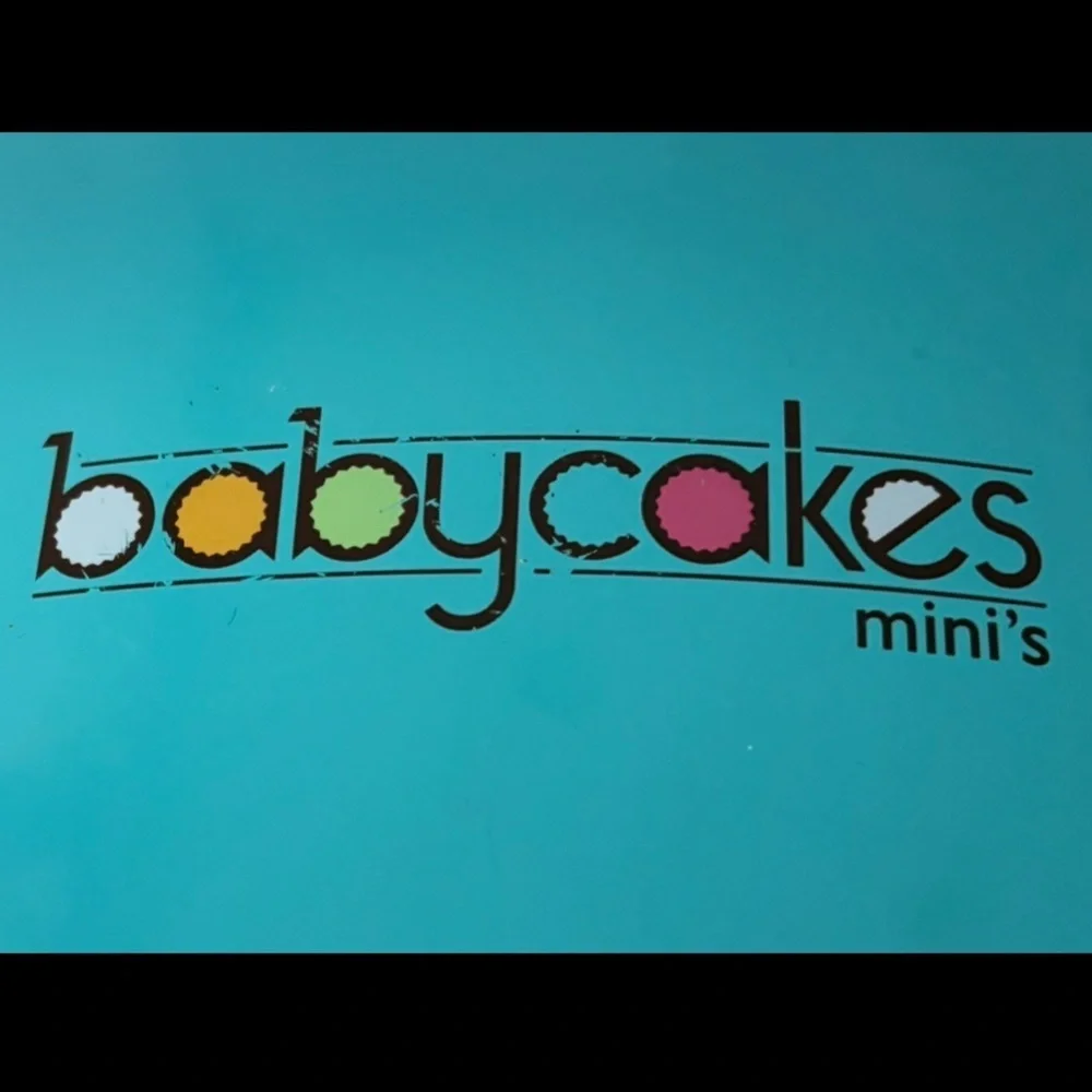 Babycakes mini waffle