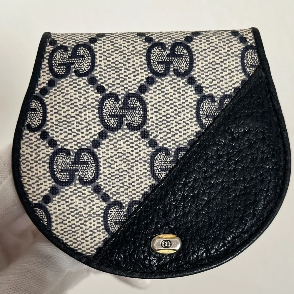 RARE Gucci Supreme Coin Holder Purse EUC Authenticity Guarantee