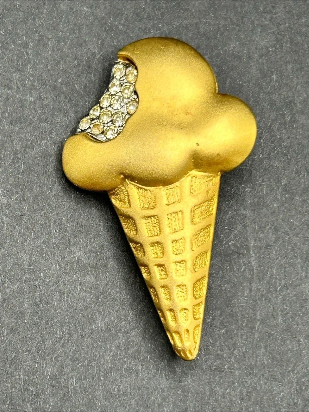 VTG L.‎ Razza Matte Gold Ice Cream Cone Brooch Rhinestone Scoop