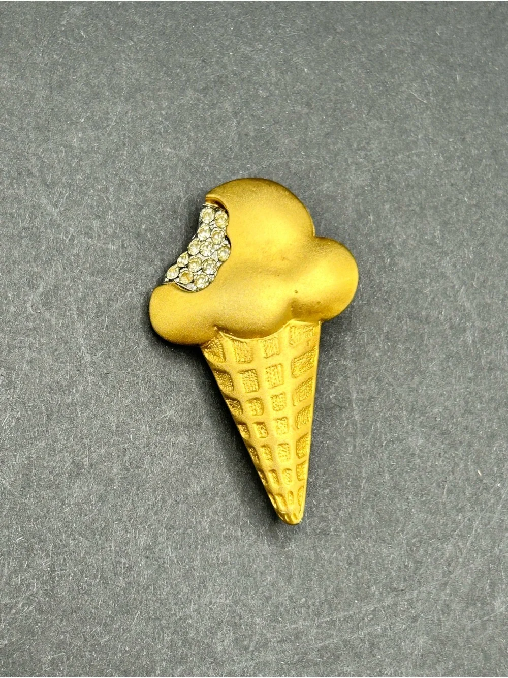 VTG L.‎ Razza Matte Gold Ice Cream Cone Brooch Rhinestone Scoop