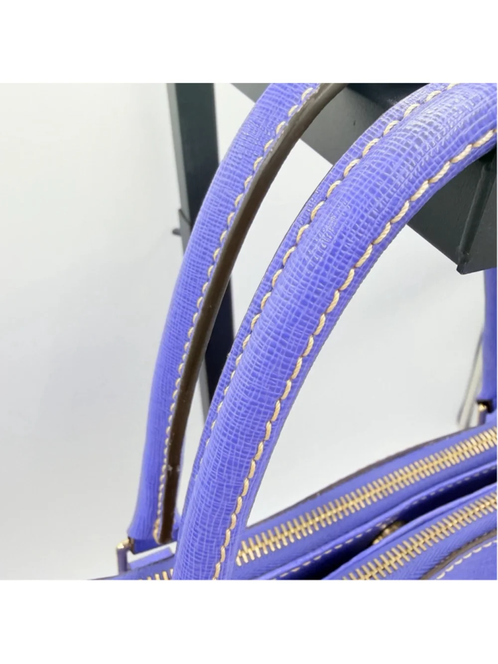 Dooney & Bourke beautiful dooney
