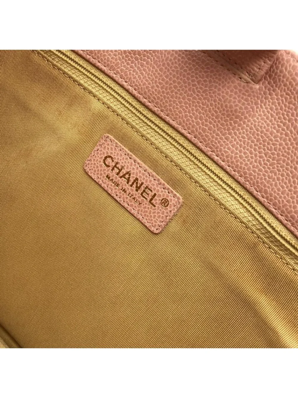 CHANEL guide authentic