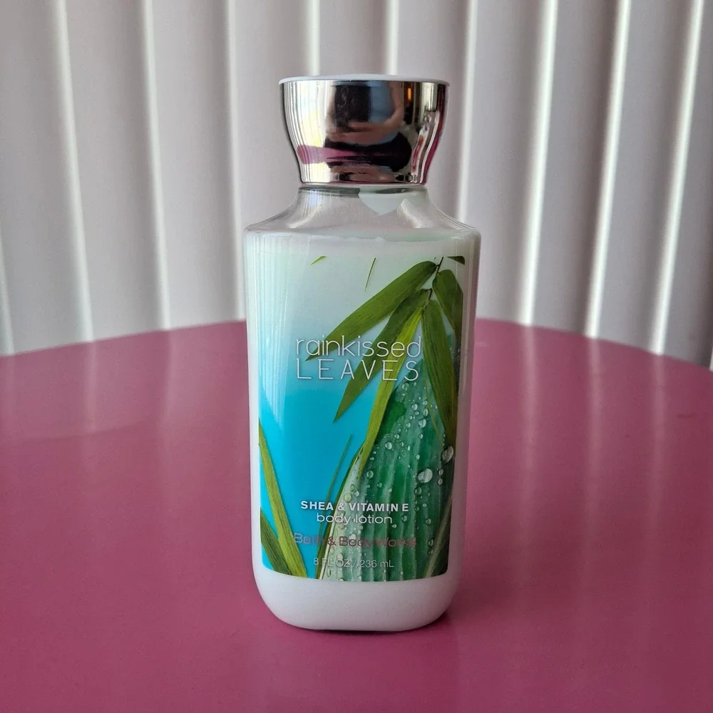 Bath & Body Works RAINKISSED LEAVES Body Lotion 8 fl oz Original Scent‎