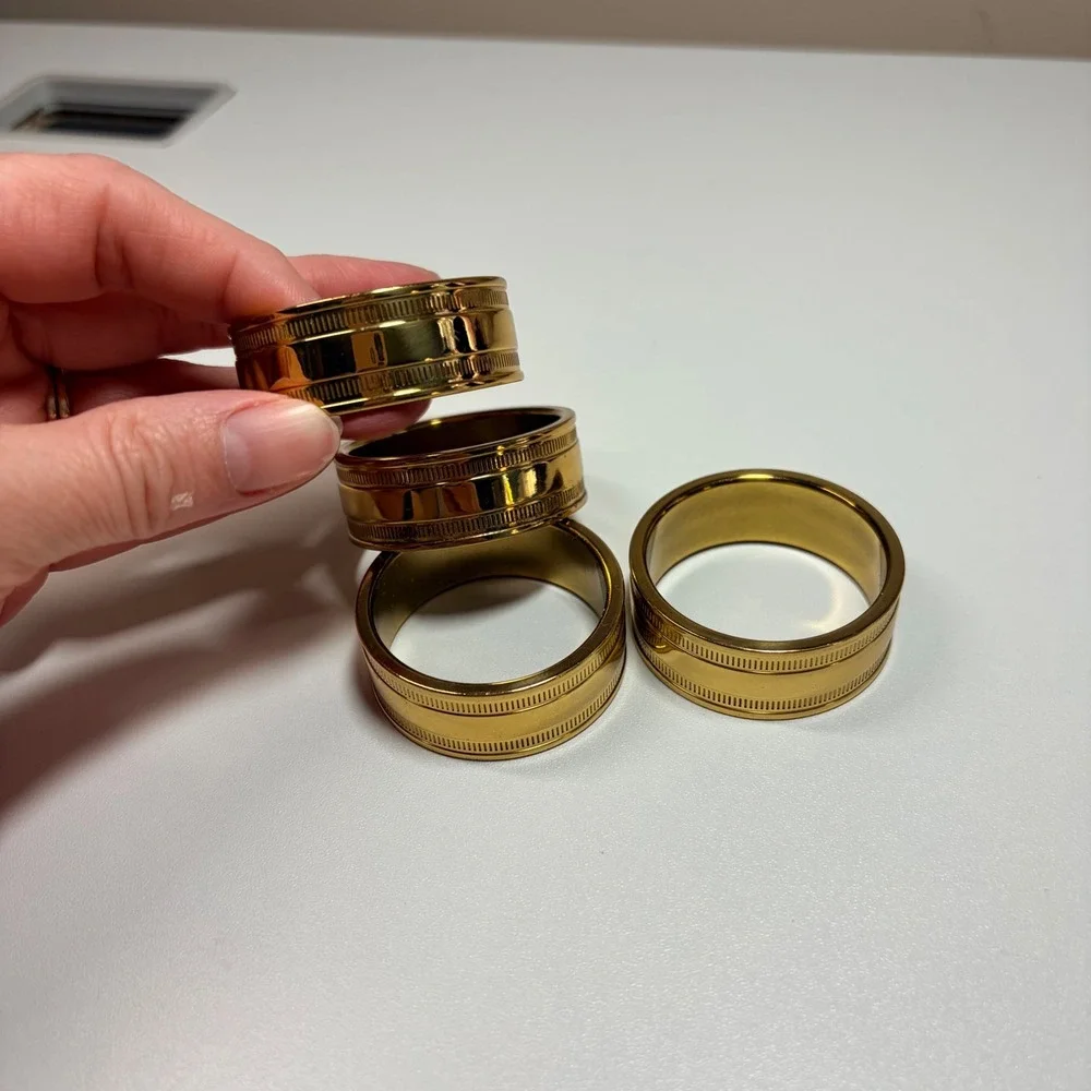 Gold Toned Metal‎ Napkin Rings Set of 4 Ridged Edge Detail Polished Table Decor