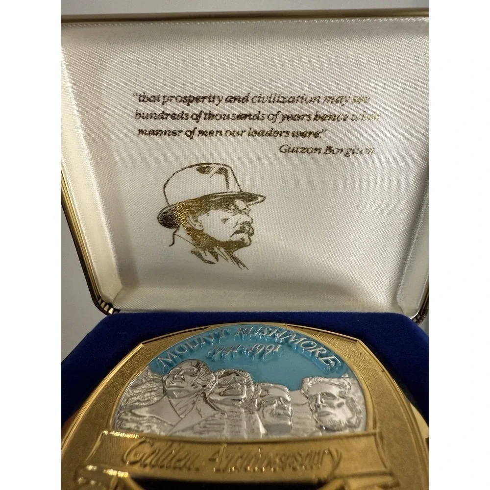 Golden Crest Jewelers mount rushmore