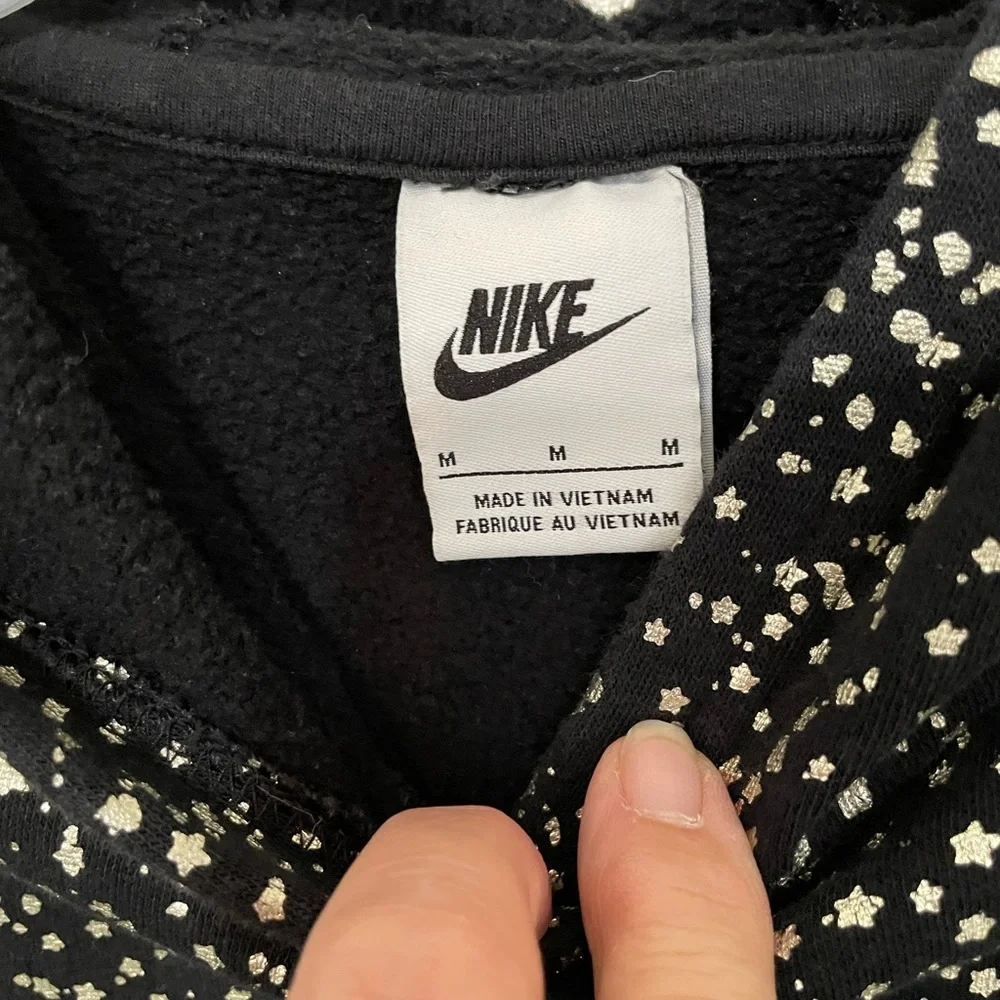 Nike Girls M long sleeve Pullover Black Silver Metallic stars Print hoodie