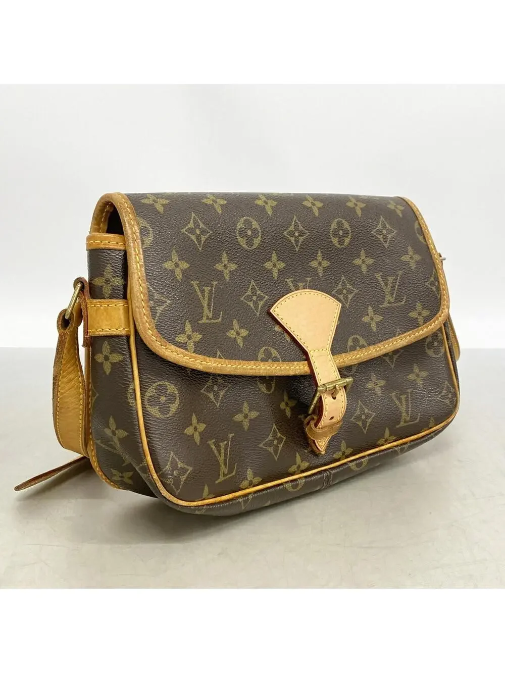Louis Vuitton Sologne Handbag Canvas #334282L83B