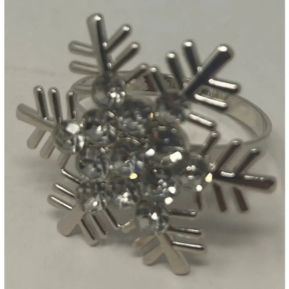 None and/or Unknown snowflake christmas
