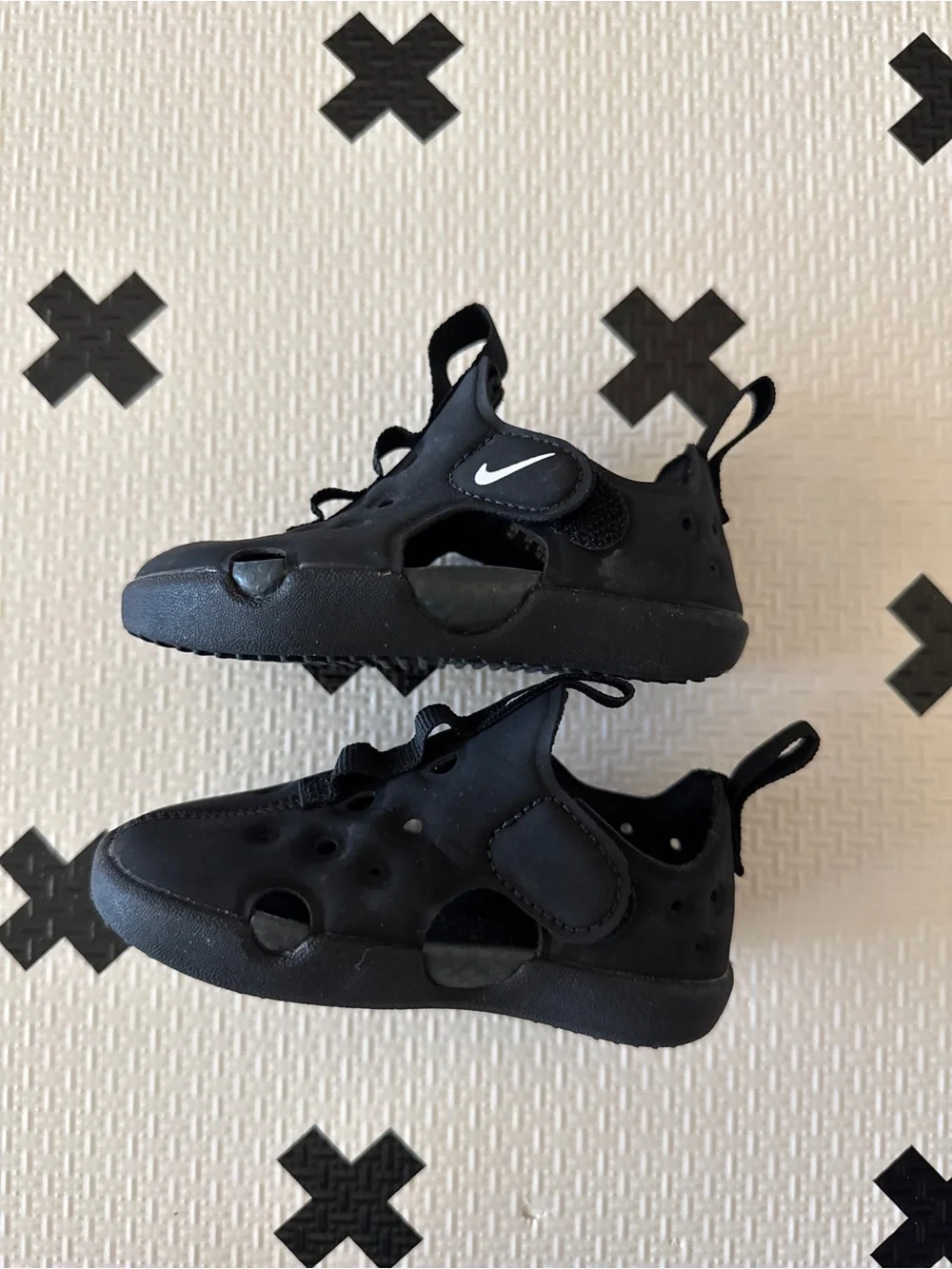 Nike Kids Black sandals Shoes