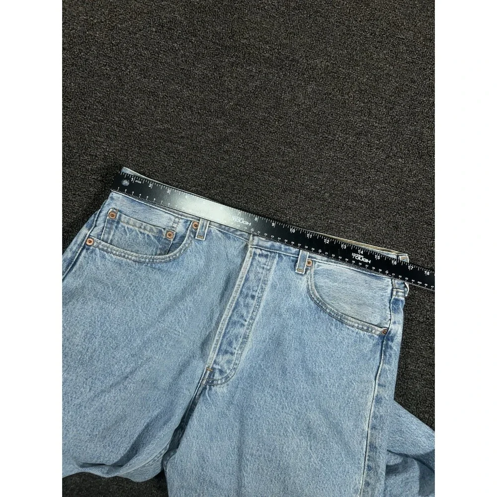 Levis item lighting