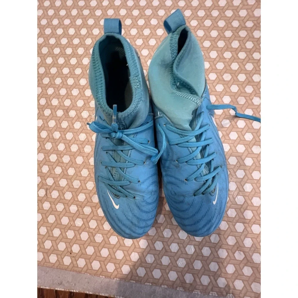Nike phantom luna