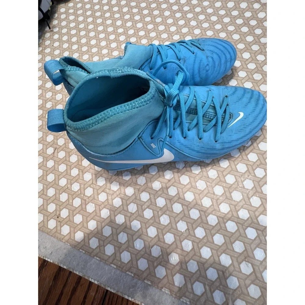 Nike phantom luna