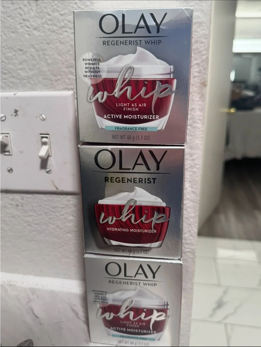 OLAY Regenerist Whip Hydrating Moisturizer - Red
