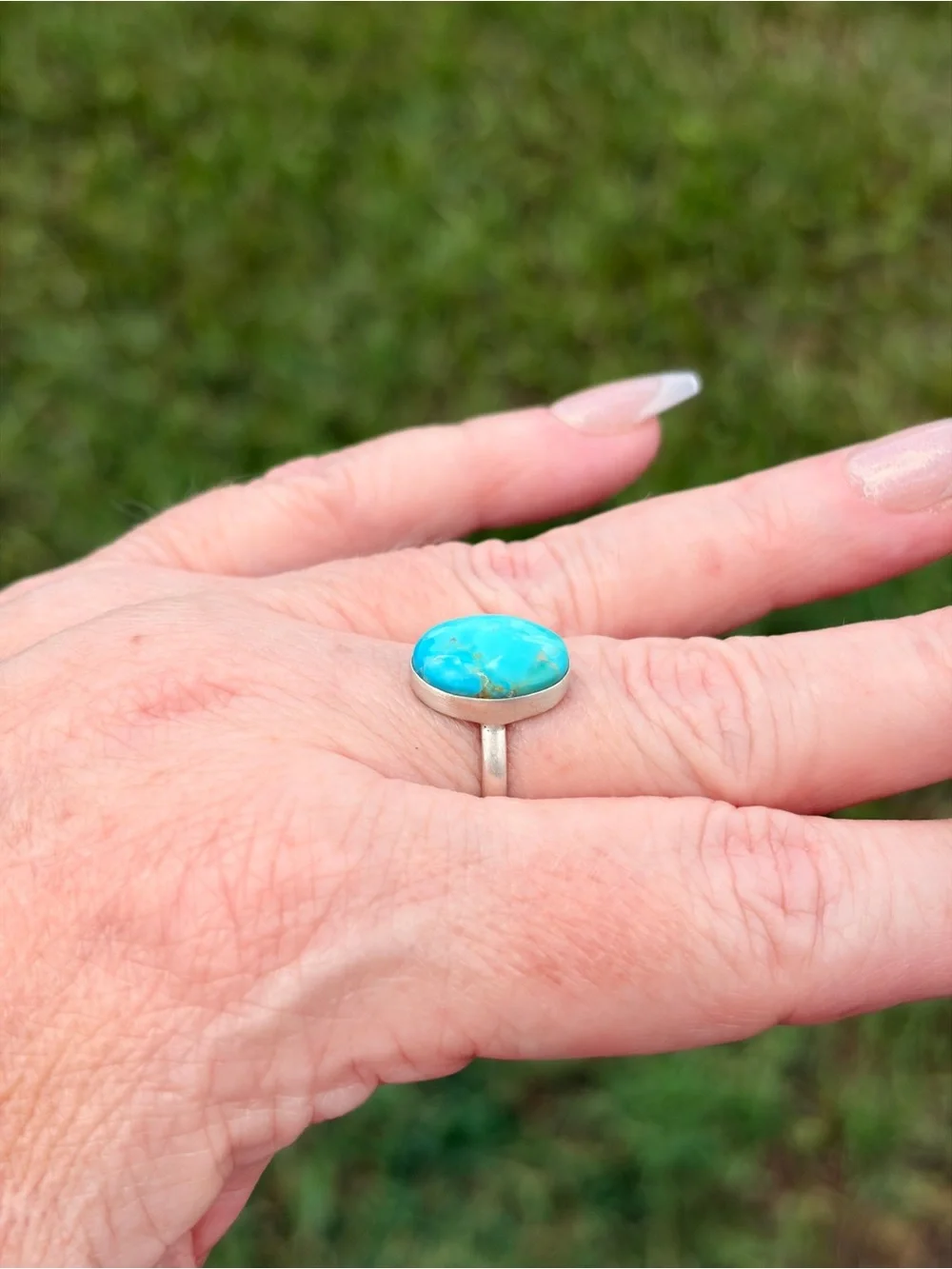 925 Sterling Silver oval crafted mined