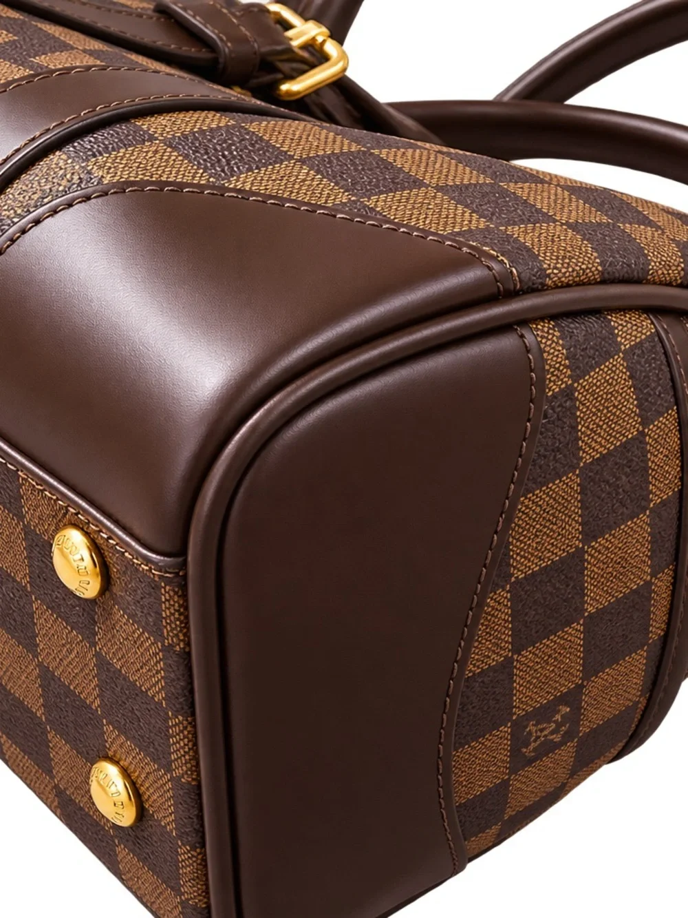 Louis Vuitton size leather