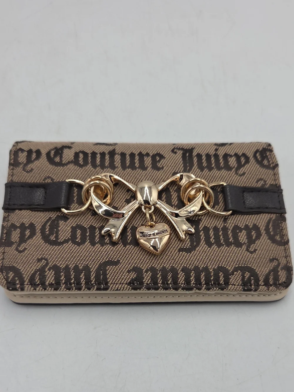 Juicy Couture My Heart Bongs To Juicy Wallet