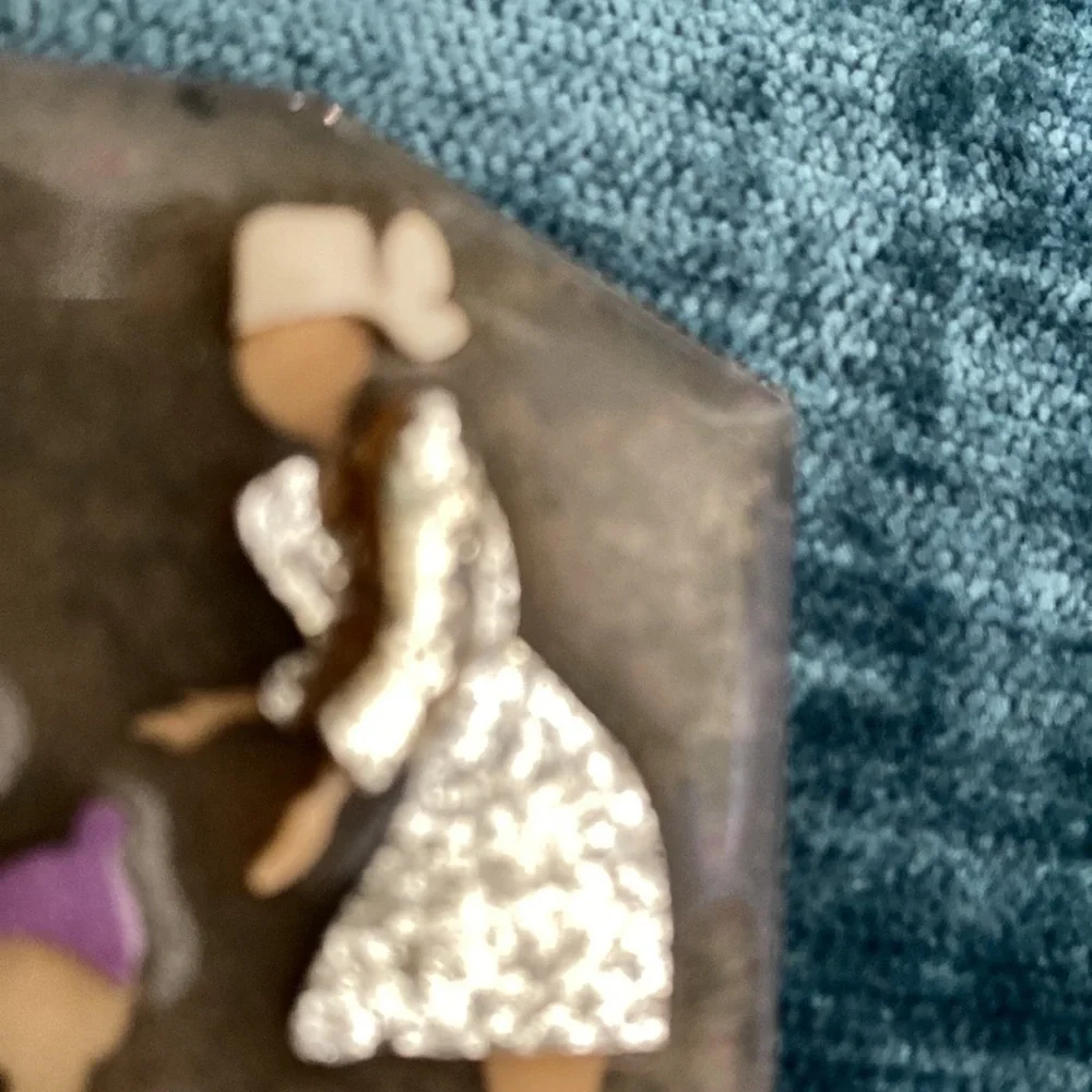 Lucinda People pin