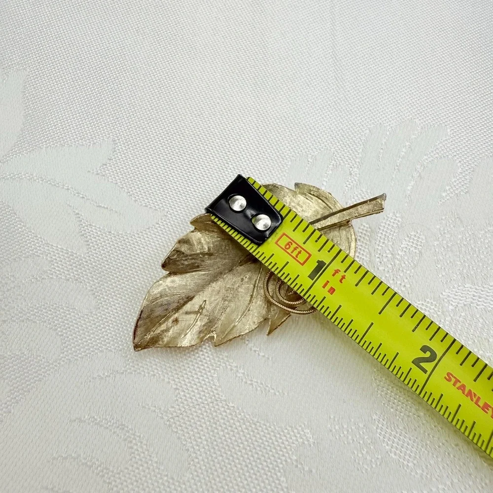 Vintage 60s B. Steinberg Kaslo BSK Gold Tone Leaf Foliage w/ Swirl Accent Brooch