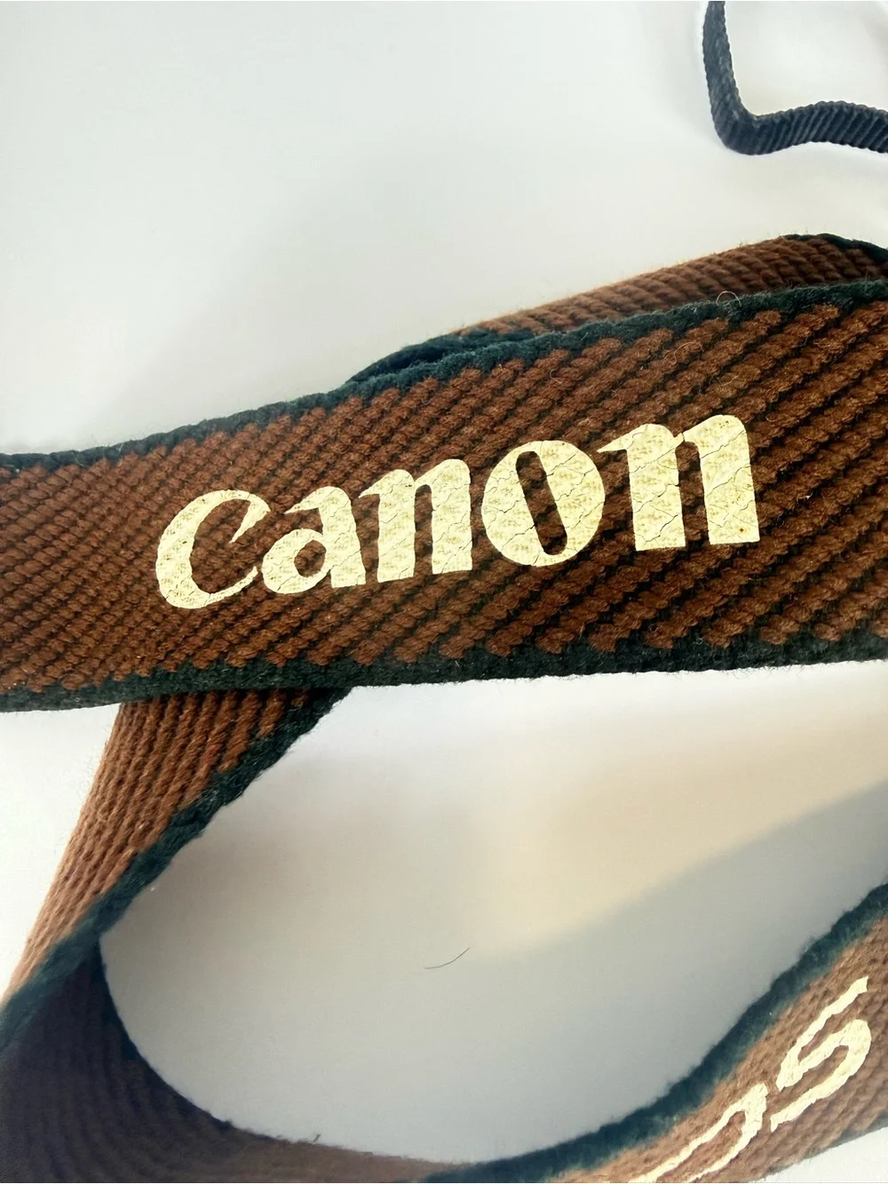 Canon stylish neck