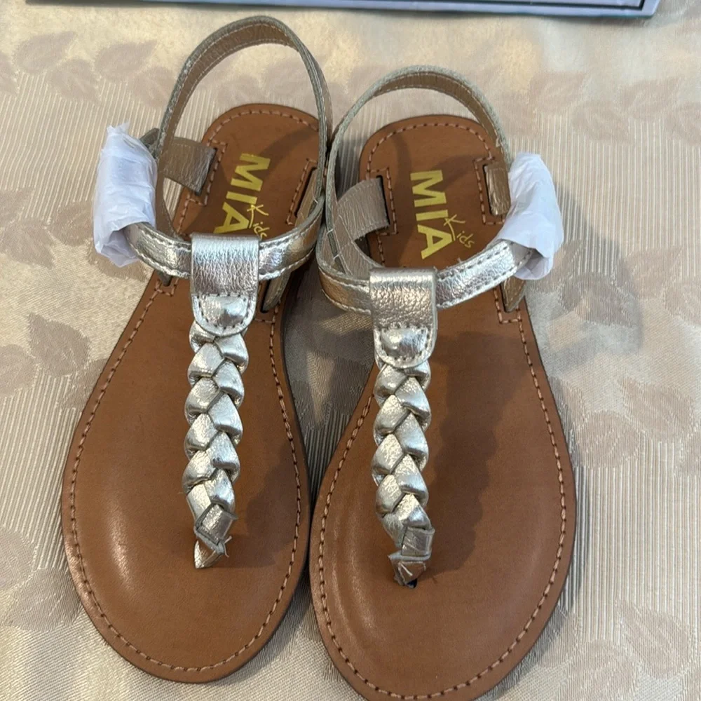 Mia Kids Annan T Strap Sandal. Side 12.