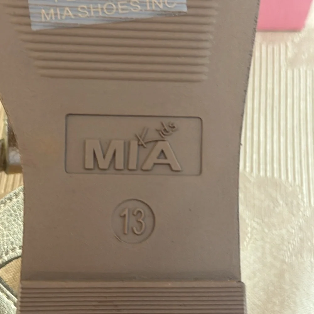 Mia Kids Annan T Strap Sandal. Side 12.
