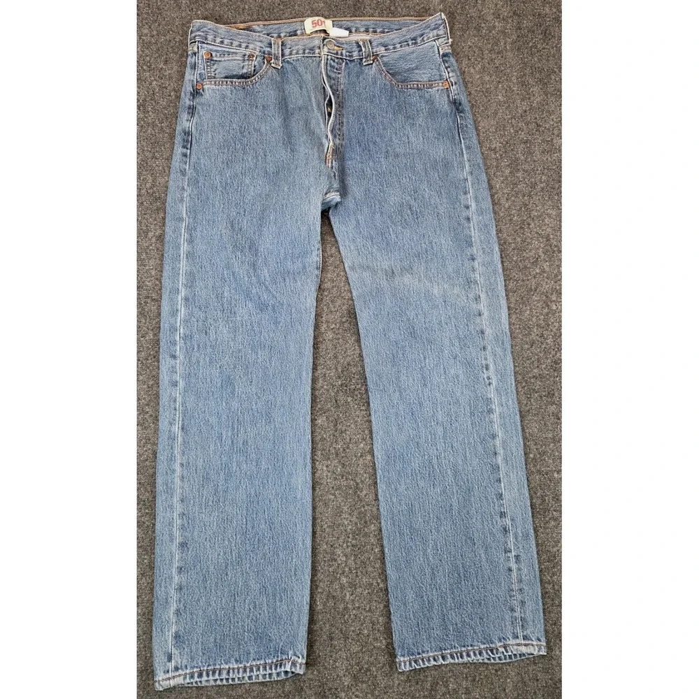 Levis thanks stopping