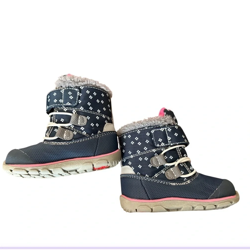 See Kai Run signs shoes size
