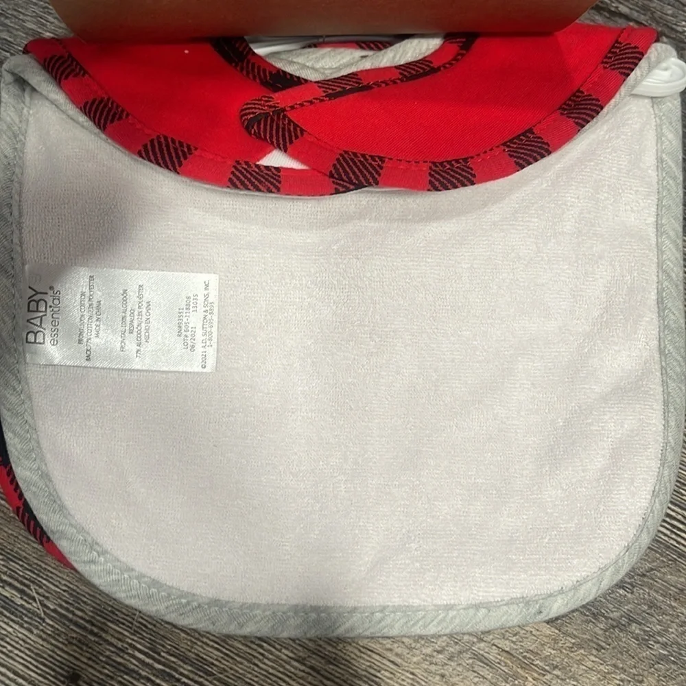 Baby Essentials baby’s bibs