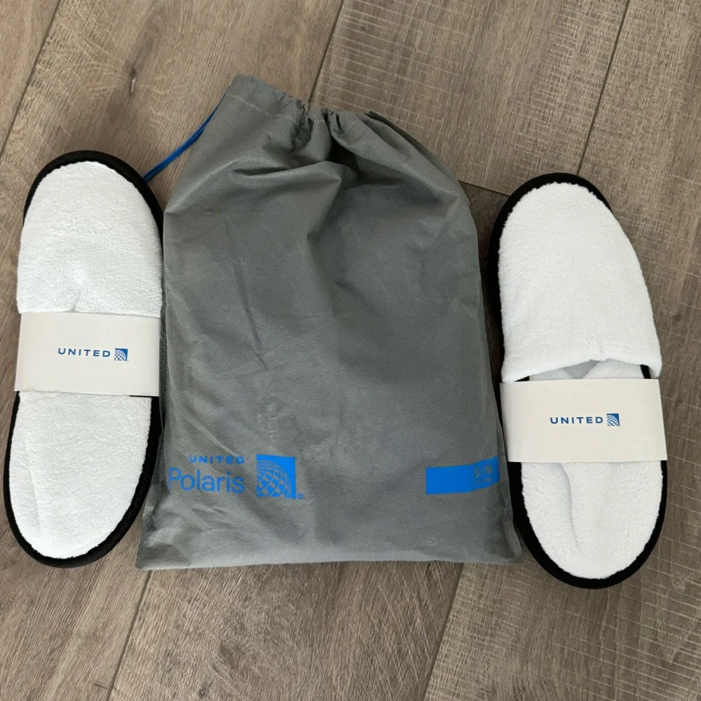 NWT United Polaris Pajamas + 2 pairs of slippers