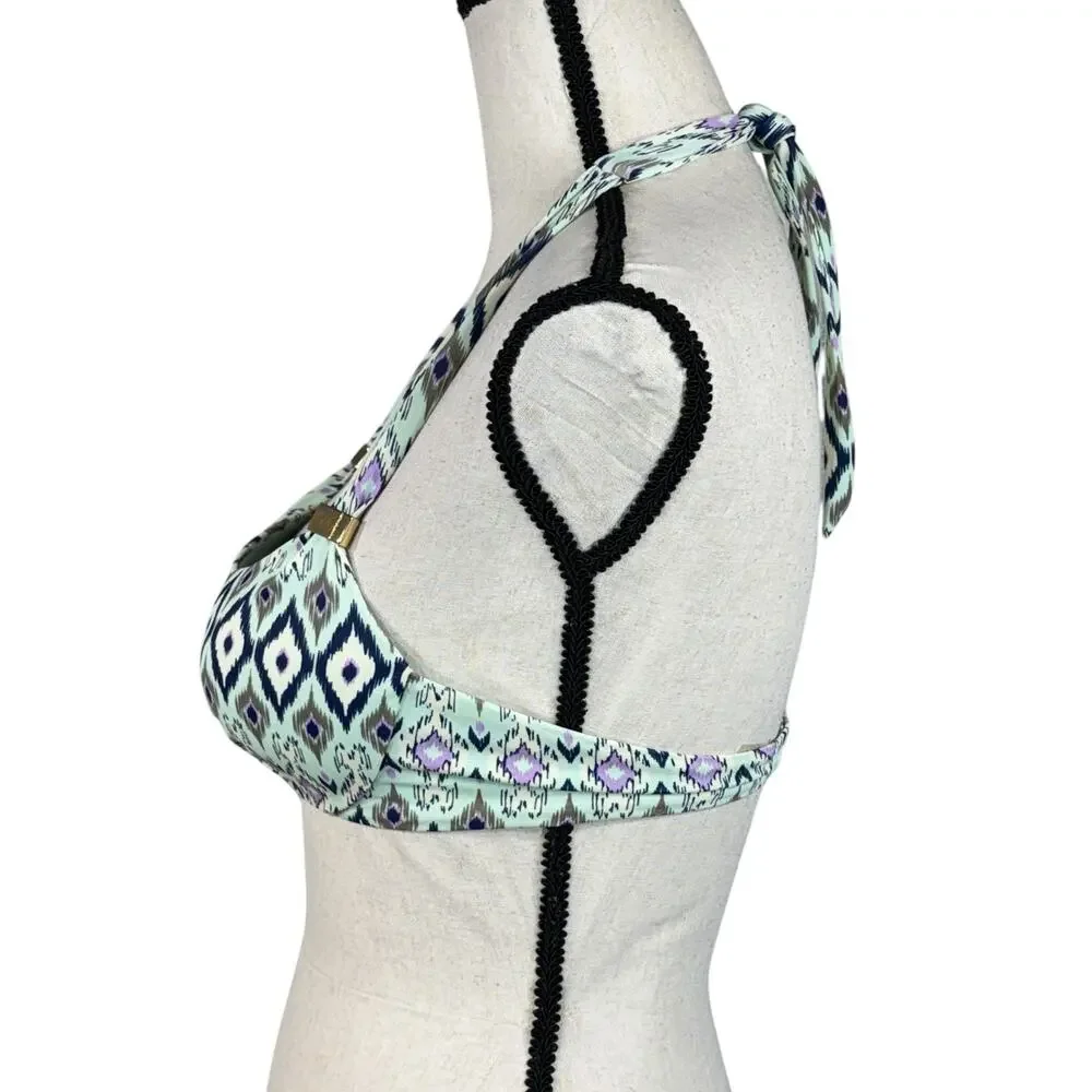 Victorias Secret supporting ikat