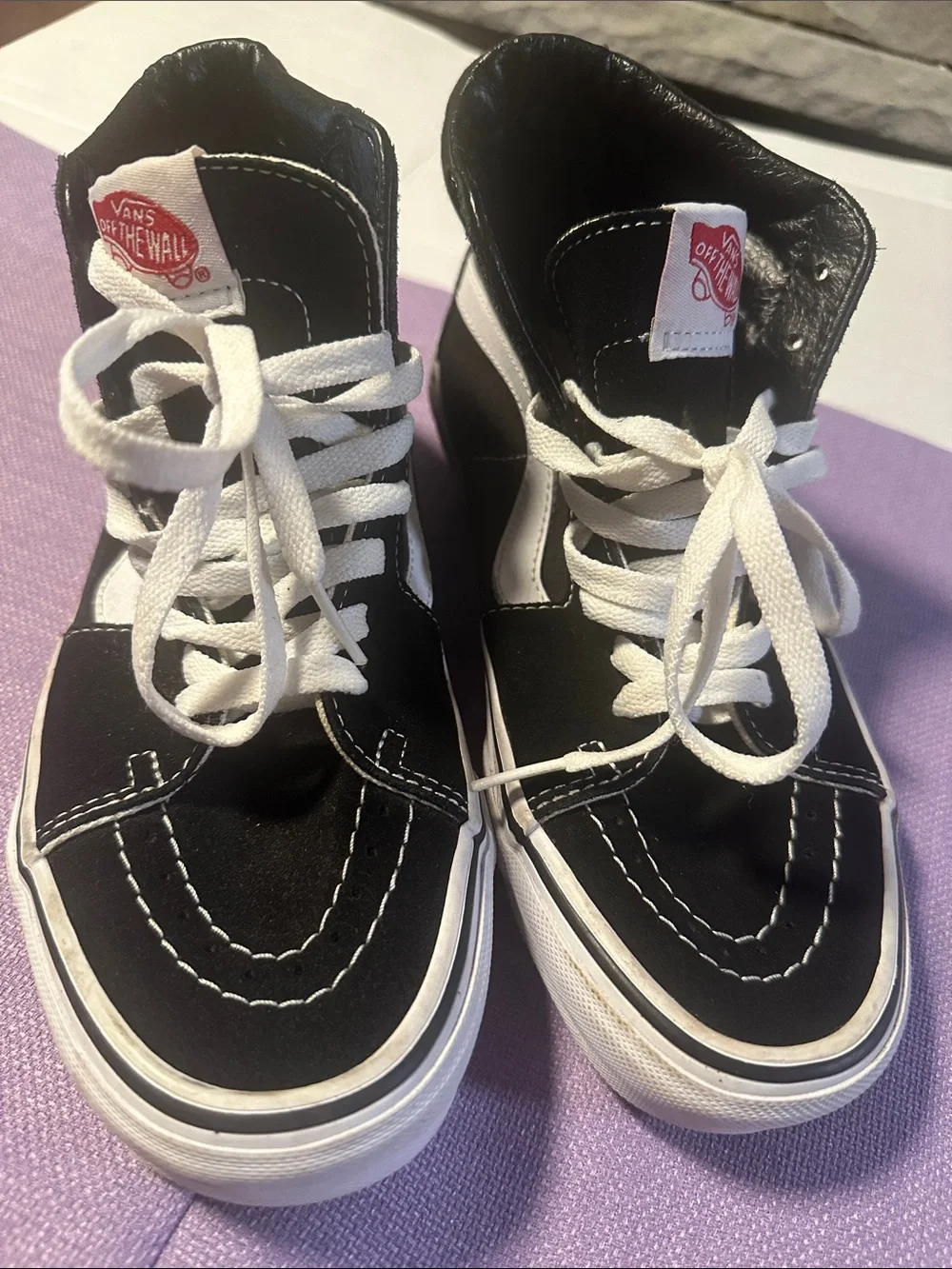Vans Black and White unisex High-Top Skate Shoes with Red Logo Patch
